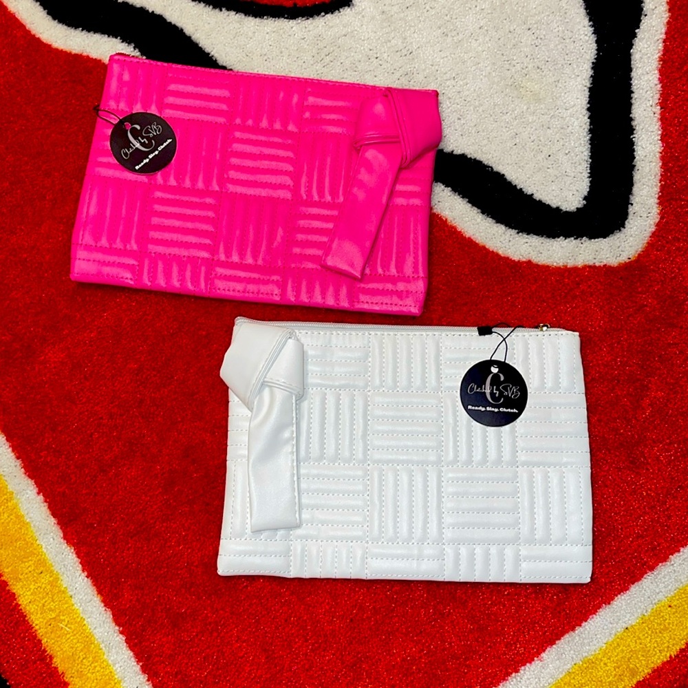 Twist knot wristlet